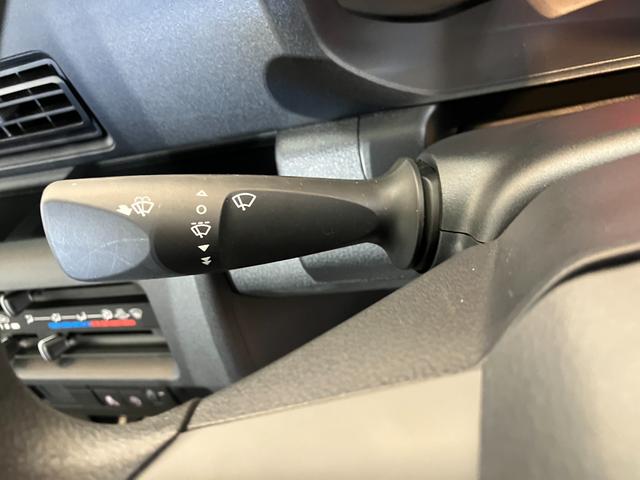 ハイゼットトラックスタンダード　ＣＶＴ　２ＷＤ　ラジオ２ＷＤ　ＣＶＴ　ワンオーナー　ＡＭ／ＦＭラジオ　ラバーマット　ハロゲンヘッドライト　オートライト　オートハイビーム　アイドリングストップ　スマアシ（香川県）の中古車