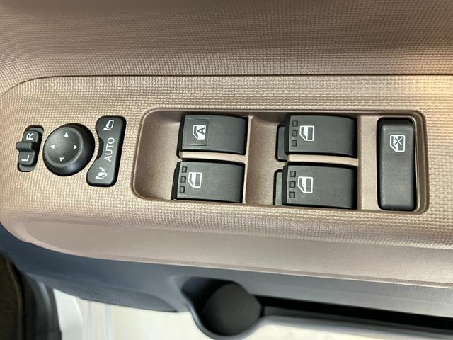 ムーヴキャンバスセオリーＧ　バックモニター対応カメラ　シートヒーターバックモニター対応カメラ　運転席・助手席シートヒーター　両側パワースライドドア　電動パーキングブレーキ　オートブレーキホールド　サイドエアバッグ　ＬＥＤヘッドランプ　オートライト　オートハイビーム（香川県）の中古車