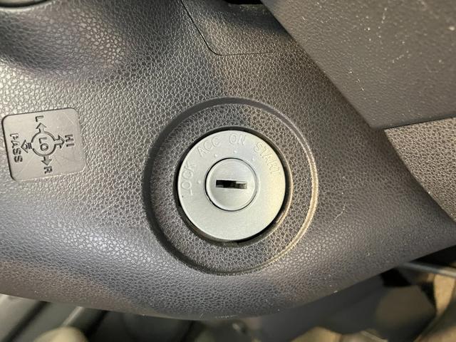 ハイゼットカーゴクルーズターボＳＡIII　ＡＴ　４ＷＤ　ナビ　バックモニターＡＴ　４ＷＤ　純正ナビ　バックモニター　Aftermarket１２インチアルミホイール　両側スライドドア　ターボ　ＬＥＤヘッドランプ　オートハイビーム　電動格納ミラー　リアエアコン　スマアシＩＩＩ（香川県）の中古車