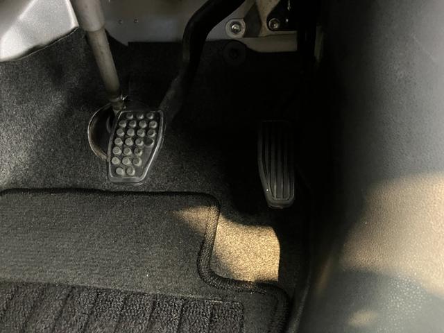 ハイゼットカーゴクルーズターボＳＡIII　ＡＴ　４ＷＤ　ナビ　バックモニターＡＴ　４ＷＤ　純正ナビ　バックモニター　Aftermarket１２インチアルミホイール　両側スライドドア　ターボ　ＬＥＤヘッドランプ　オートハイビーム　電動格納ミラー　リアエアコン　スマアシＩＩＩ（香川県）の中古車