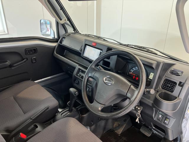 ハイゼットトラックジャンボＳＡIIIｔ　ＡＴ　２ＷＤ　ナビ　バックモニターＡＴ　２ＷＤ　純正ナビ　バックモニター　Ｂｌｕｅｔｏｏｔｈ接続　作業灯　ＬＥＤヘッドランプ　ワンオーナー　キーレスエントリー　運転席・助手席エアバッグ　スマアシＩＩＩｔ（香川県）の中古車