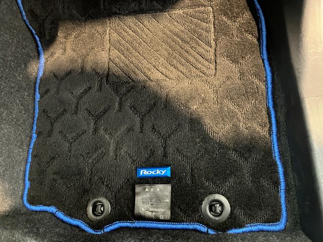 ロッキーX HEV ナビ パノラマ純正ナビ パノラマモニター バックモニター Bluetooth接続 純正16インチアルミホイール ワンオーナー スマートキー 電動格納ミラー サイド・カーテンシールドエアバッグ(香川県)の中古車