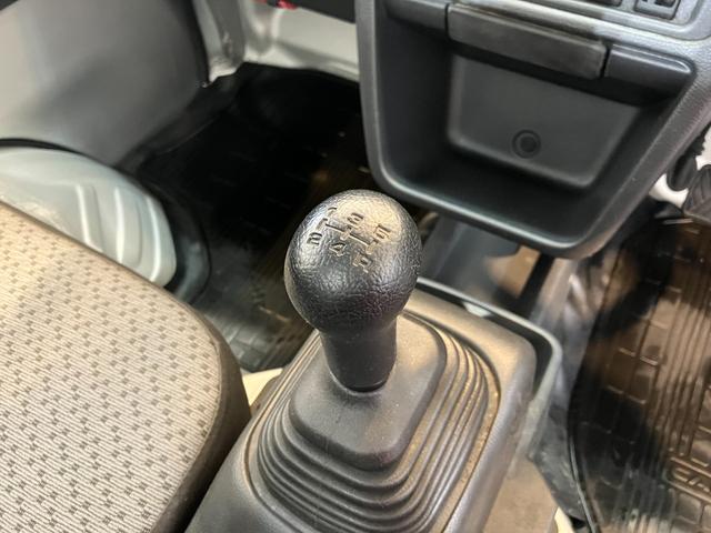 キャリイトラックKCエアコン・パワステ MT 2WD ラジオMT 2WD AM/FMラジオ ハロゲンヘッドライト ラバーマット バイザー 取扱説明書 メンテナンスノート(香川県)の中古車