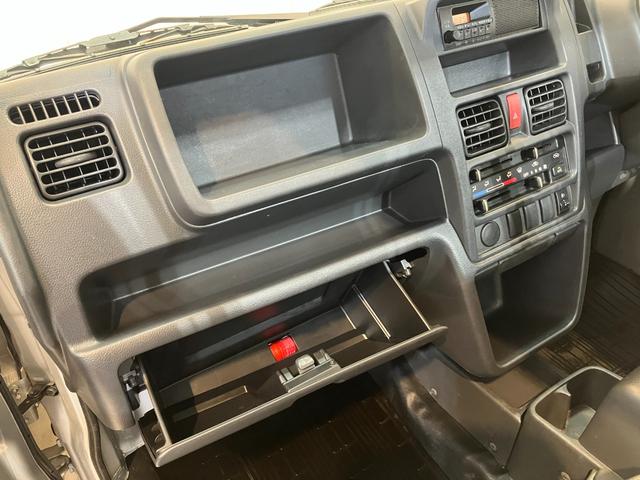 キャリイトラックKCエアコン・パワステ MT 2WD ラジオMT 2WD AM/FMラジオ ハロゲンヘッドライト ラバーマット バイザー 取扱説明書 メンテナンスノート(香川県)の中古車