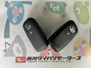 ワンオーナー　純正ナビ　純正ＥＴＣ　純正ドライブレコーダー　バックモニター　電動パーキングブレーキ　オートブレーキホールド　運転席・助手席シートヒーター　純正１５インチアルミホイール　スマアシ（香川県）の中古車