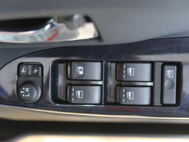 タントカスタムＸ　トップエディションＳＡIII衝突軽減　ＥＳＣ　Ｂｌｕｅｔｏｏｔｈ　ナビＴＶ　衝突安全ボディ　オートライト　盗難防止システム　アイドリングストップ　スマートキー　オートハイビーム　アルミホイール　ＡＢＳ　４ＷＤ　電動格納ミラー（富山県）の中古車