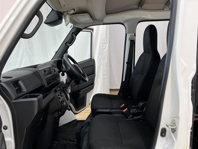 ハイゼットカーゴＤＸ　／切替４ＷＤ／ラジオ／オートライト／踏み間違い防止踏み間違い防止　Ｗエアバック　キーフリーシステム　エコアイドル　車線逸脱警報　切替４ＷＤ　オートハイビーム　両側スライドドア　オートライト　運転席エアバッグ　ＡＢＳ　記録簿　ＶＤＣ（富山県）の中古車