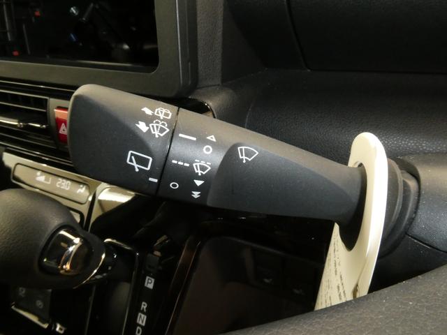 タントカスタムＸ　／４ＷＤ／オーディオレス／バックカメラ／両側電動車線逸脱防止　誤発進抑制装置　Ｂカメラ　両側自動ドア　オートハイビーム　ＬＥＤヘッドライト　電格ミラー　４ＷＤ　Ａライト　キーフリー　盗難防止装置　ＡＷ　スマートキー　記録簿　アイドリングＳＴＯＰ（富山県）の中古車