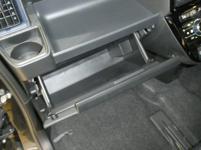 タントカスタムＸ　／４ＷＤ／オーディオレス／バックカメラ／両側電動車線逸脱防止　誤発進抑制装置　Ｂカメラ　両側自動ドア　オートハイビーム　ＬＥＤヘッドライト　電格ミラー　４ＷＤ　Ａライト　キーフリー　盗難防止装置　ＡＷ　スマートキー　記録簿　アイドリングＳＴＯＰ（富山県）の中古車