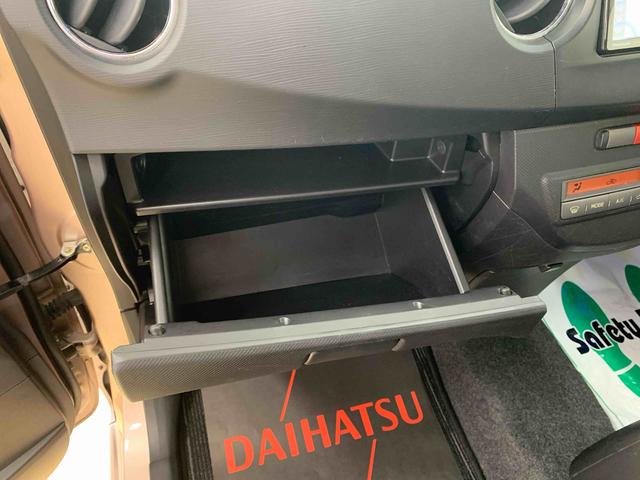 タントエグゼカスタムＲＳ　タイヤ新品　保証付きナビ（静岡県）の中古車