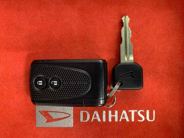 タントエグゼカスタムＲＳ　タイヤ新品　保証付きナビ（静岡県）の中古車