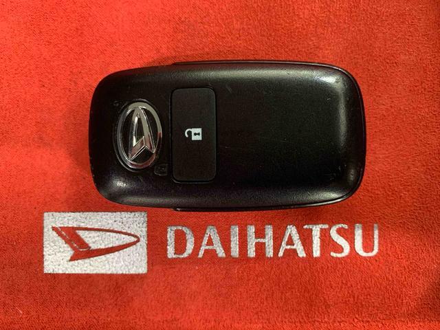 ハイゼットカーゴデッキバンＧ　ナビ　保証付きまごころ保証１年付き　記録簿　取扱説明書　ＣＶＴ　バックカメラ　衝突被害軽減システム　スマートキー　オートマチックハイビーム　レーンアシスト　エアバッグ　エアコン　パワーステアリング　パワーウィンドウ（静岡県）の中古車