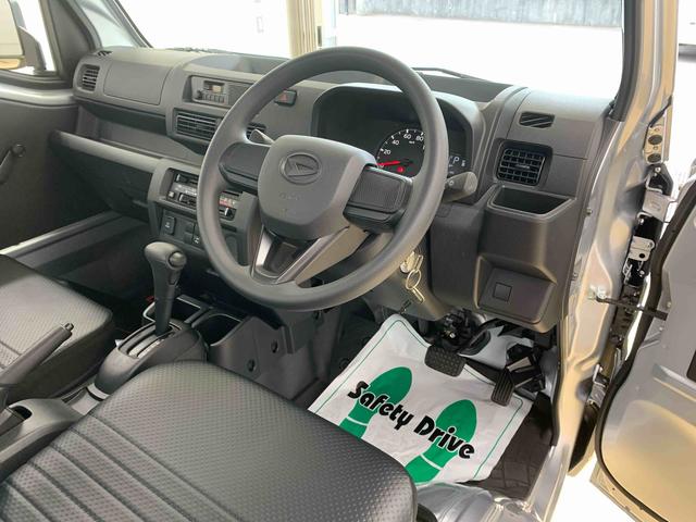 ハイゼットトラックスタンダード　ラジオ　保証付きまごころ保証１年付き　記録簿　取扱説明書　ＣＶＴ　衝突被害軽減システム　オートマチックハイビーム　レーンアシスト　エアコン　パワーステアリング　エアバッグ　ＡＢＳ（静岡県）の中古車