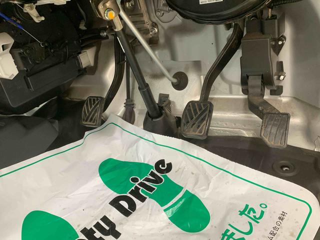 キャリイトラックＫＣエアコン・パワステ農繁仕様　パートタイム４ＷＤ　保証付き５ＭＴ　ラジオ（静岡県）の中古車