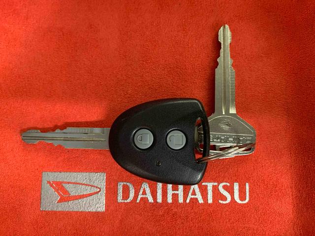 ハイゼットトラックジャンボＳＡIIIｔ　タイヤ新品　４ＷＤ　保証付きまごころ保証１年付き　記録簿　取扱説明書　ＡＴ　ナビ　衝突被害軽減システム　キーレスエントリー　レーンアシスト　エアバッグ　エアコン　パワーステアリング　パワーウィンドウ　ＡＢＳ（静岡県）の中古車