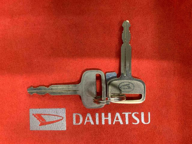 ハイゼットトラックスタンダード　タイヤ新品　保証付きラジオ（静岡県）の中古車