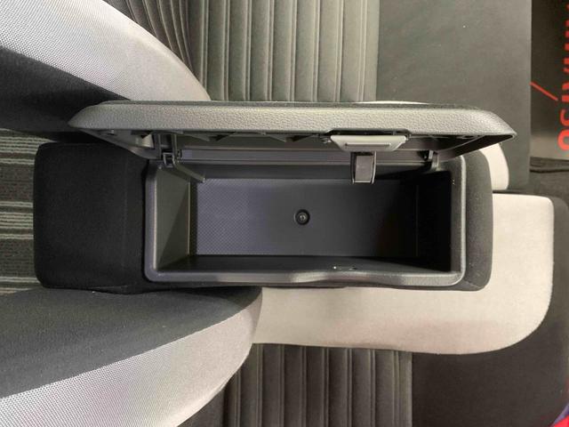 キャストアクティバＧ　ＳＡIII　タイヤ新品　保証付き社外ナビ　ＥＴＣ　バックカメラ（静岡県）の中古車