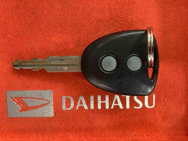 ハイゼットトラックジャンボ　タイヤ新品　保証付きまごころ保証１年付き　記録簿　取扱説明書　ＡＴ　純正ナビ　ＥＴＣ　衝突被害軽減システム　キーレスエントリー　オートマチックハイビーム　レーンアシスト　エアバッグ　エアコン　パワーステアリング（静岡県）の中古車