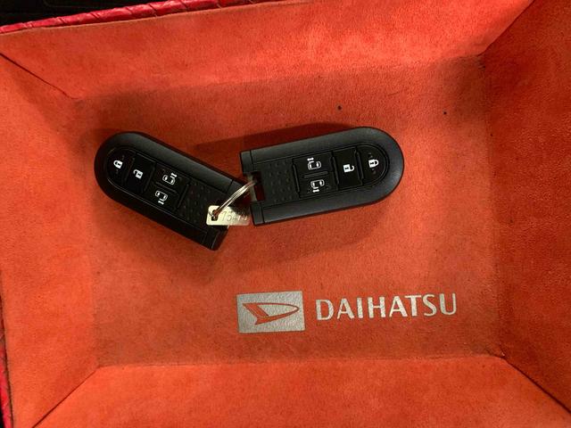トールカスタムＧ　リミテッド　ＳＡIII　タイヤ新品　保証付きナビ　ＥＴＣ　バックカメラ（静岡県）の中古車