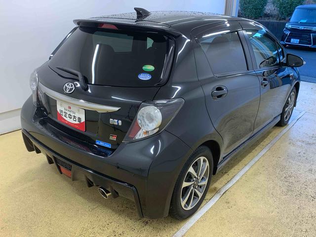 ヴィッツハイブリッドＧＲスポーツ　ナビ　保証付きまごころ保証１年付き　記録簿　取扱説明書　ＥＴＣ　バックカメラ　スマートキー　ドライブレコーダー　エアバッグ　エアコン　パワーステアリング　パワーウィンドウ　ＡＢＳ（静岡県）の中古車