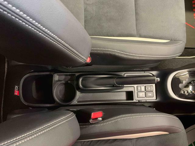 ヴィッツハイブリッドＧＲスポーツ　ナビ　保証付きまごころ保証１年付き　記録簿　取扱説明書　ＥＴＣ　バックカメラ　スマートキー　ドライブレコーダー　エアバッグ　エアコン　パワーステアリング　パワーウィンドウ　ＡＢＳ（静岡県）の中古車