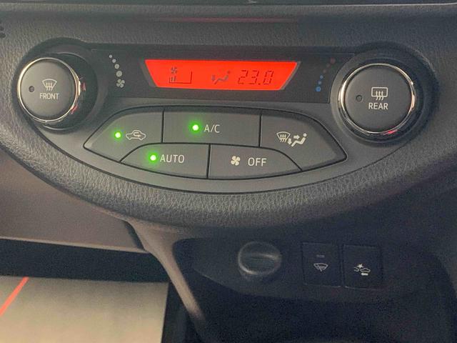 ヴィッツハイブリッドＧＲスポーツ　ナビ　保証付きまごころ保証１年付き　記録簿　取扱説明書　ＥＴＣ　バックカメラ　スマートキー　ドライブレコーダー　エアバッグ　エアコン　パワーステアリング　パワーウィンドウ　ＡＢＳ（静岡県）の中古車