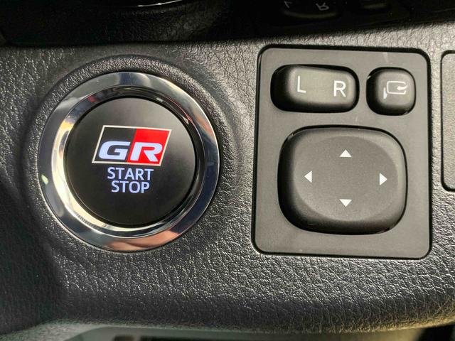 ヴィッツハイブリッドＧＲスポーツ　ナビ　保証付きまごころ保証１年付き　記録簿　取扱説明書　ＥＴＣ　バックカメラ　スマートキー　ドライブレコーダー　エアバッグ　エアコン　パワーステアリング　パワーウィンドウ　ＡＢＳ（静岡県）の中古車