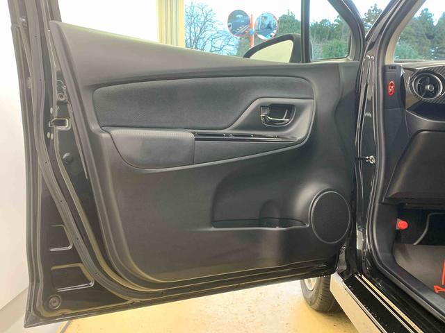 ヴィッツハイブリッドＧＲスポーツ　ナビ　保証付きまごころ保証１年付き　記録簿　取扱説明書　ＥＴＣ　バックカメラ　スマートキー　ドライブレコーダー　エアバッグ　エアコン　パワーステアリング　パワーウィンドウ　ＡＢＳ（静岡県）の中古車