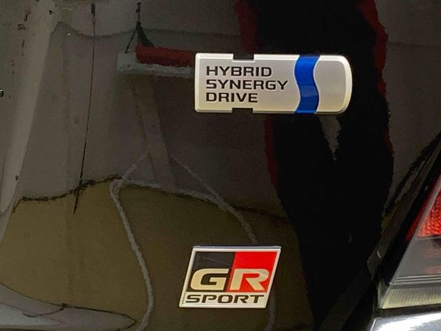 ヴィッツハイブリッドＧＲスポーツ　ナビ　保証付きまごころ保証１年付き　記録簿　取扱説明書　ＥＴＣ　バックカメラ　スマートキー　ドライブレコーダー　エアバッグ　エアコン　パワーステアリング　パワーウィンドウ　ＡＢＳ（静岡県）の中古車