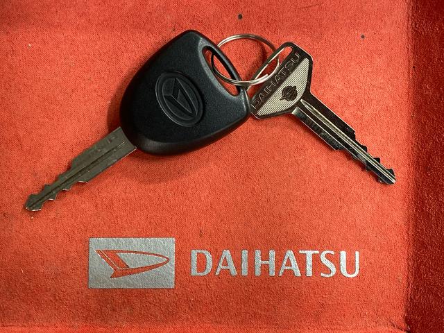 ミライースL タイヤ新品保証付き 記録簿 取扱説明書 CD キーレスエントリー エアバッグ エアコン パワーステアリング パワーウィンドウ ABS(静岡県)の中古車