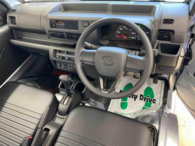 ハイゼットトラックスタンダード４ＷＤ　まごころ保証１年付き　記録簿　取扱説明書　ＣＶＴ　ラジオ　衝突被害軽減システム　オートマチックハイビーム　レーンアシスト　禁煙車　ワンオーナー　エアコン　パワーステアリング　エアバッグ　ＡＢＳ（静岡県）の中古車