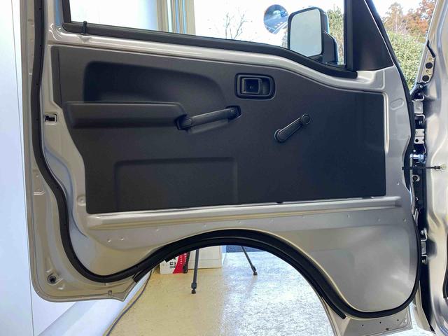 ハイゼットトラックスタンダード４ＷＤ　まごころ保証１年付き　記録簿　取扱説明書　ＣＶＴ　ラジオ　衝突被害軽減システム　オートマチックハイビーム　レーンアシスト　禁煙車　ワンオーナー　エアコン　パワーステアリング　エアバッグ　ＡＢＳ（静岡県）の中古車