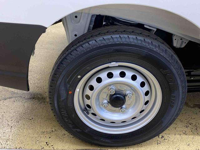 ハイゼットカーゴＤＸまごころ保証１年付き　記録簿　取扱説明書　ＣＶＴ　ラジオ　衝突被害軽減システム　オートマチックハイビーム　レーンアシスト　禁煙車　ワンオーナー　エアバッグ　エアコン　パワーステアリング　ＡＢＳ（静岡県）の中古車