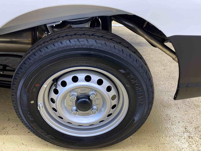 ハイゼットカーゴＤＸまごころ保証１年付き　記録簿　取扱説明書　ＣＶＴ　ラジオ　衝突被害軽減システム　オートマチックハイビーム　レーンアシスト　禁煙車　ワンオーナー　エアバッグ　エアコン　パワーステアリング　ＡＢＳ（静岡県）の中古車