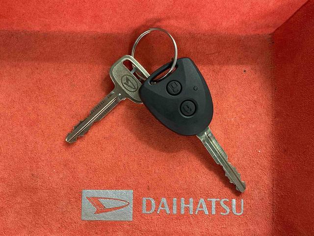 ハイゼットカーゴDX 保証付きまごころ保証1年付き 記録簿 取扱説明書 CVT 禁煙車 ワンオーナー エアバッグ エアコン パワーステアリング パワーウィンドウ ABS(静岡県)の中古車