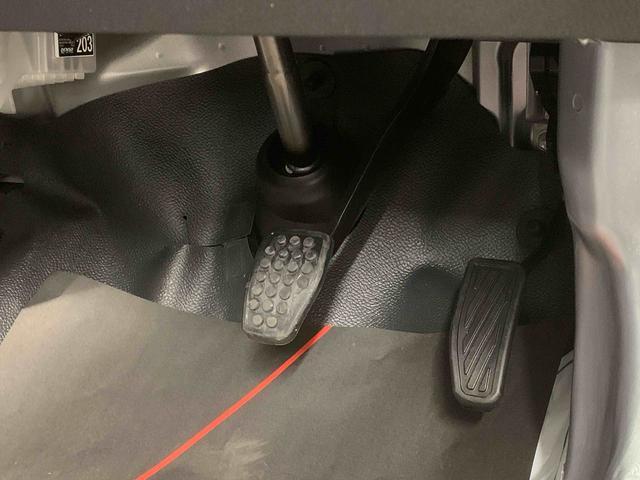 ハイゼットカーゴデラックスまごころ保証1年付き 記録簿 取扱説明書 CVT ラジオ 衝突被害軽減システム オートマチックハイビーム レーンアシスト 禁煙車 ワンオーナー エアバッグ エアコン パワーステアリング ABS(静岡県)の中古車