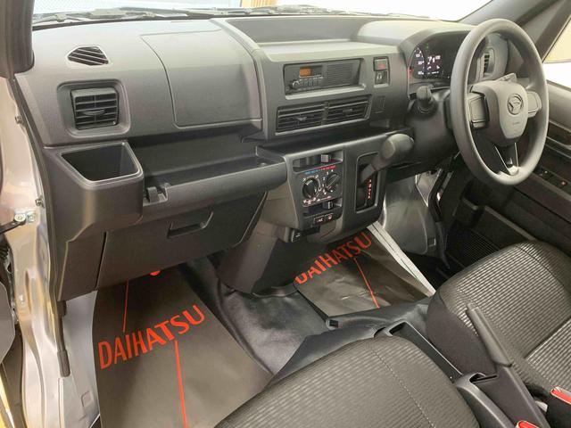 ハイゼットカーゴデラックスまごころ保証1年付き 記録簿 取扱説明書 CVT ラジオ 衝突被害軽減システム オートマチックハイビーム レーンアシスト 禁煙車 ワンオーナー エアバッグ エアコン パワーステアリング ABS(静岡県)の中古車