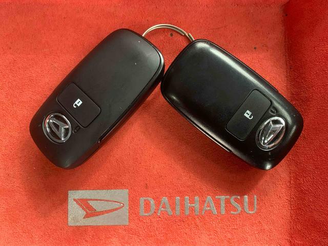 ハイゼットカーゴＤＸまごころ保証１年付き　記録簿　取扱説明書　ＣＶＴ　ＣＤ　衝突被害軽減システム　スマートキー　オートマチックハイビーム　レーンアシスト　ワンオーナー　エアバッグ　エアコン　パワーステアリング　ＡＢＳ（静岡県）の中古車