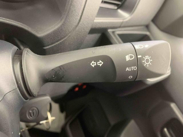 ハイゼットカーゴＤＸまごころ保証１年付き　記録簿　取扱説明書　ＣＶＴ　ラジオ　衝突被害軽減システム　オートマチックハイビーム　レーンアシスト　禁煙車　ワンオーナー　エアバッグ　エアコン　パワーステアリング　ＡＢＳ（静岡県）の中古車