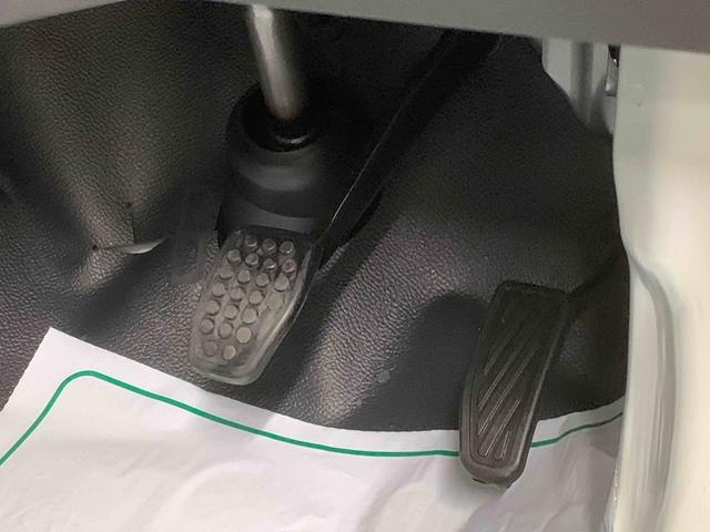 ハイゼットカーゴＤＸまごころ保証１年付き　記録簿　取扱説明書　ＣＶＴ　ラジオ　衝突被害軽減システム　オートマチックハイビーム　レーンアシスト　禁煙車　ワンオーナー　エアバッグ　エアコン　パワーステアリング　ＡＢＳ（静岡県）の中古車