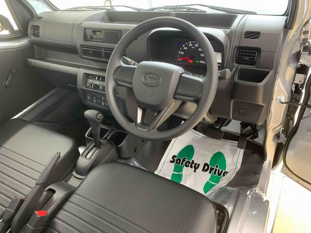 ハイゼットトラックスタンダード　４ＷＤ　保証付きまごころ保証１年付き　記録簿　取扱説明書　ＣＶＴ　ラジオ　衝突被害軽減システム　オートマチックハイビーム　レーンアシスト　禁煙車　ワンオーナー　エアコン　パワーステアリング　エアバッグ　ＡＢＳ（静岡県）の中古車