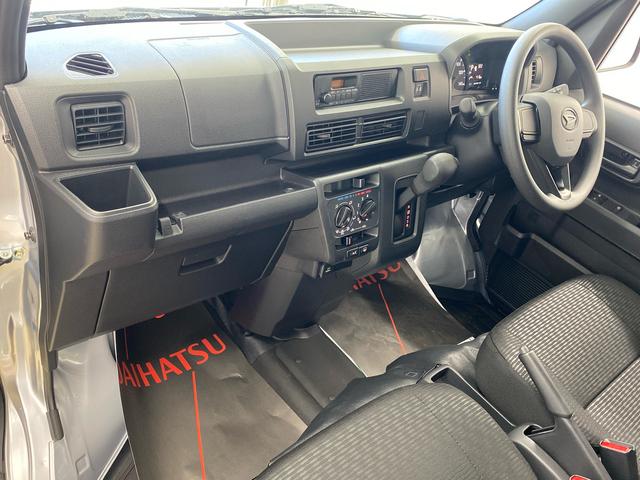 ハイゼットカーゴDX ラジオまごころ保証1年付き 記録簿 取扱説明書 CVT 衝突被害軽減システム オートマチックハイビーム レーンアシスト 禁煙車 ワンオーナー エアバッグ エアコン パワーステアリング パワーウィンドウ(静岡県)の中古車