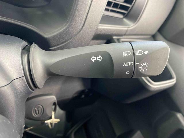 ハイゼットカーゴDX ラジオまごころ保証1年付き 記録簿 取扱説明書 CVT 衝突被害軽減システム キーレスエントリー オートマチックハイビーム レーンアシスト 禁煙車 ワンオーナー エアバッグ エアコン パワーステアリング(静岡県)の中古車