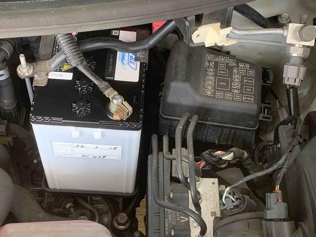 ムーヴカスタム X タイヤ新品保証付き 記録簿 取扱説明書 ナビ ETC 右リアドアエクボ有り スマートキー アルミホイール ワンオーナー エアバッグ エアコン パワーステアリング パワーウィンドウ ABS(静岡県)の中古車