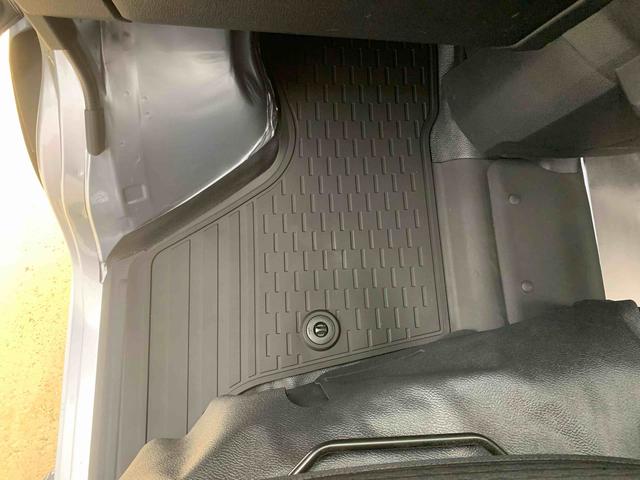 ハイゼットカーゴDX タイヤ新品まごころ保証1年付き 記録簿 取扱説明書 CVT ラジオ 衝突被害軽減システム キーレスエントリー オートマチックハイビーム レーンアシスト ワンオーナー エアバッグ エアコン パワーステアリング(静岡県)の中古車