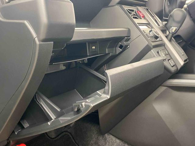 タフトGターボ ダーククロムベンチャーまごころ保証1年付き 記録簿 取扱説明書 衝突被害軽減システム スマートキー オートマチックハイビーム サンルーフ アルミホイール ターボ レーンアシスト 禁煙車 ワンオーナー エアバッグ エアコン(静岡県)の中古車