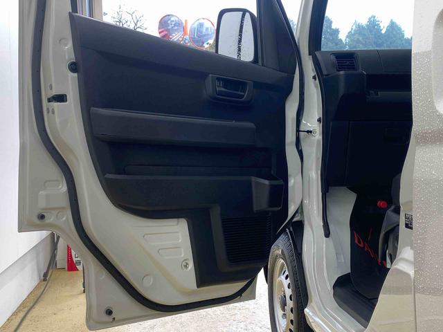 ハイゼットカーゴＤＸまごころ保証１年付き　記録簿　取扱説明書　ＣＶＴ　禁煙車　ワンオーナー　エアバッグ　エアコン　パワーステアリング　パワーウィンドウ　ＡＢＳ（静岡県）の中古車