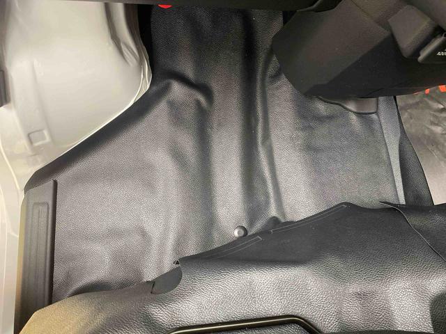 ハイゼットカーゴＤＸまごころ保証１年付き　記録簿　取扱説明書　ＣＶＴ　禁煙車　ワンオーナー　エアバッグ　エアコン　パワーステアリング　パワーウィンドウ　ＡＢＳ（静岡県）の中古車