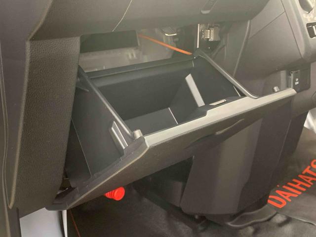 ハイゼットカーゴDX ラジオまごころ保証1年付き 記録簿 取扱説明書 CVT 衝突被害軽減システム オートマチックハイビーム レーンアシスト 禁煙車 ワンオーナー エアバッグ エアコン パワーステアリング パワーウィンドウ(静岡県)の中古車