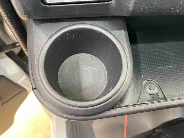 ハイゼットカーゴDX タイヤ新品 保証付きまごころ保証1年付き 記録簿 取扱説明書 AT ラジオ 衝突被害軽減システム キーレスエントリー オートマチックハイビーム レーンアシスト エアバッグ エアコン パワーステアリング パワーウィンドウ(静岡県)の中古車